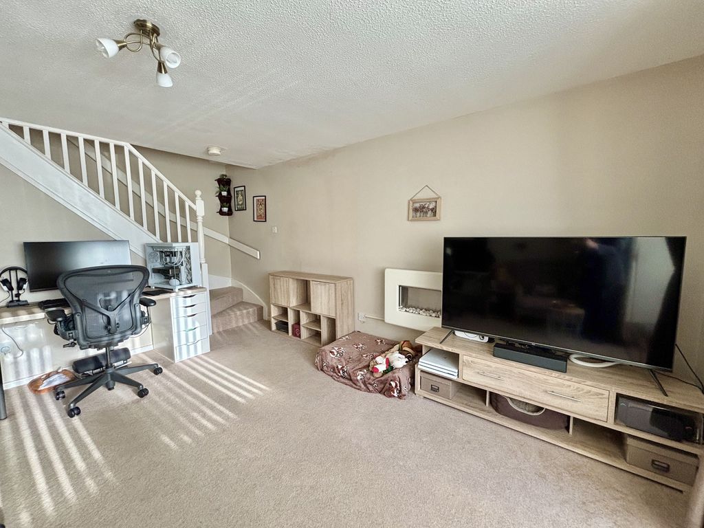 Property photo 2 of 27 Lounge