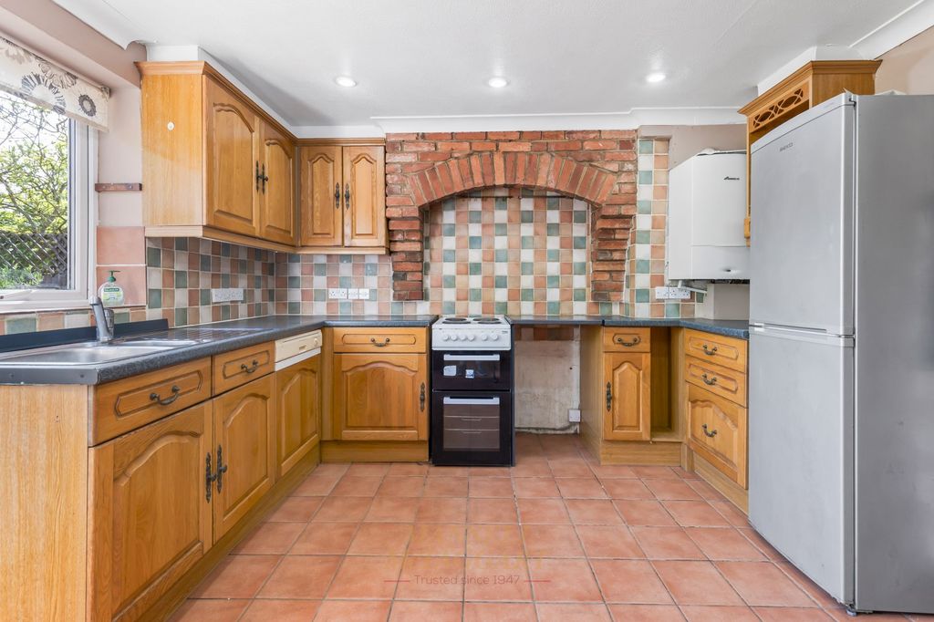Property photo 2 of 25