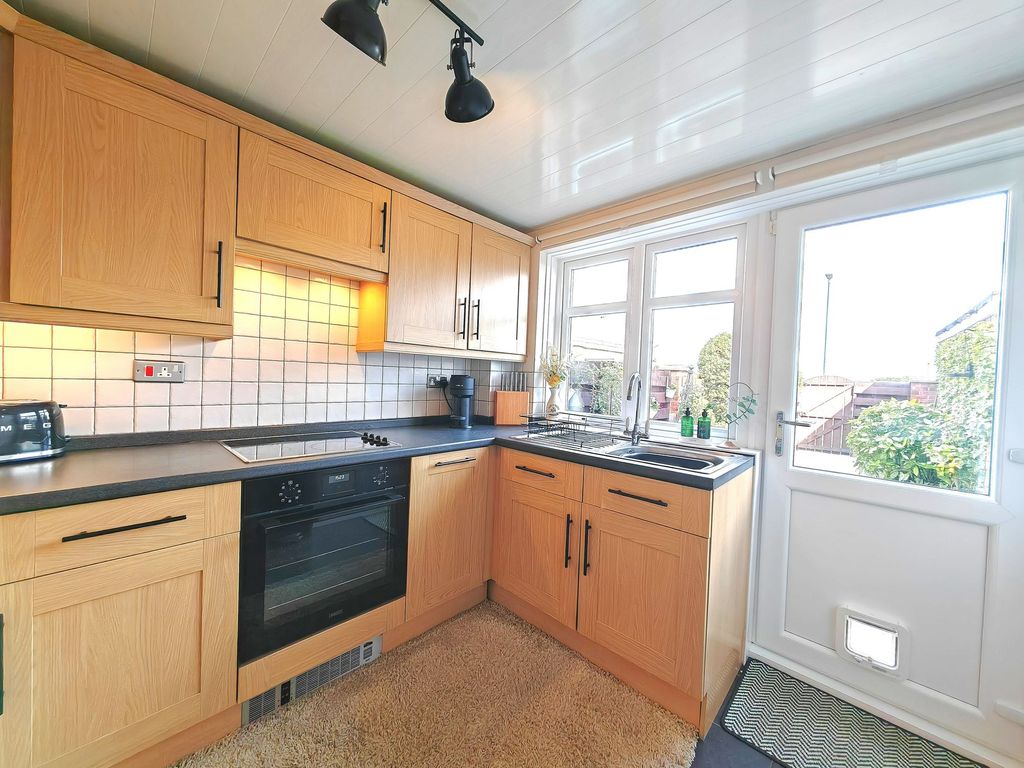 Property photo 3 of 27