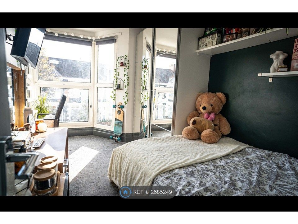 Property photo 3 of 11