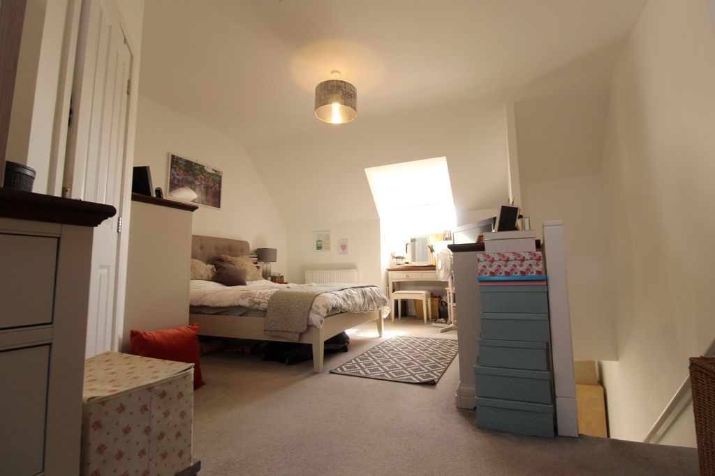 Property photo 2 of 18 Bedroom 1.2