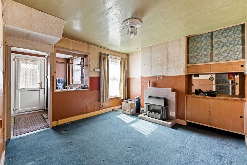 Property photo 3 of 13