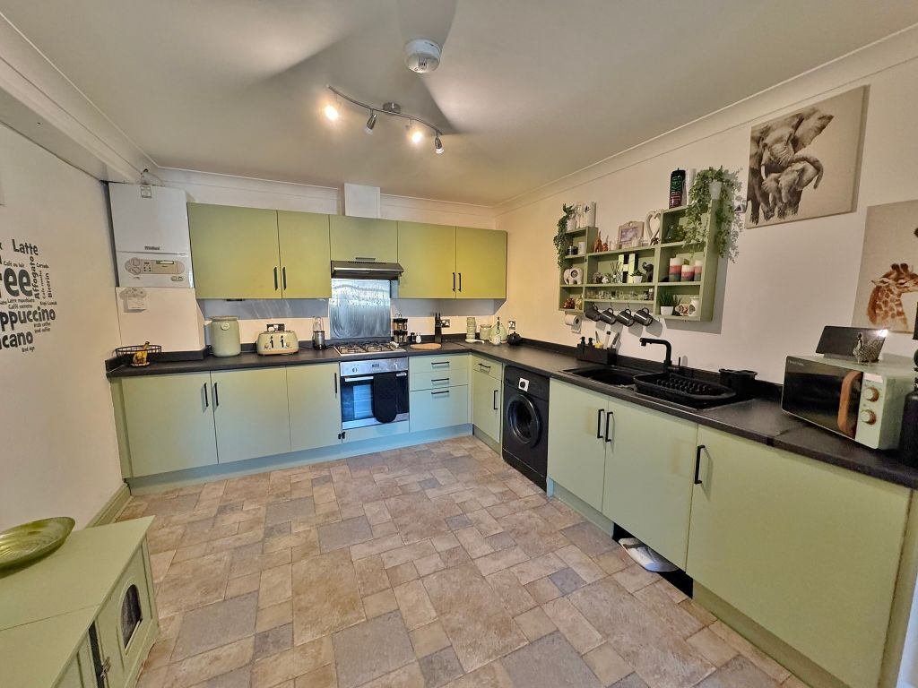 Property photo 3 of 12