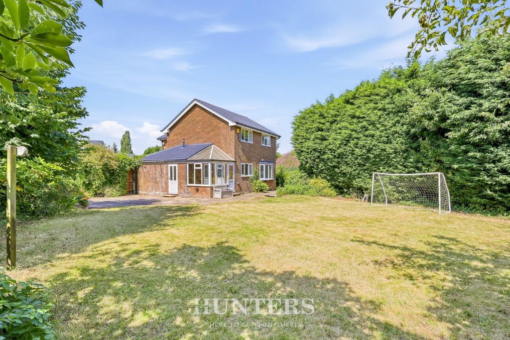 Property photo 2 of 38 Muirfield Close (24).Jpg