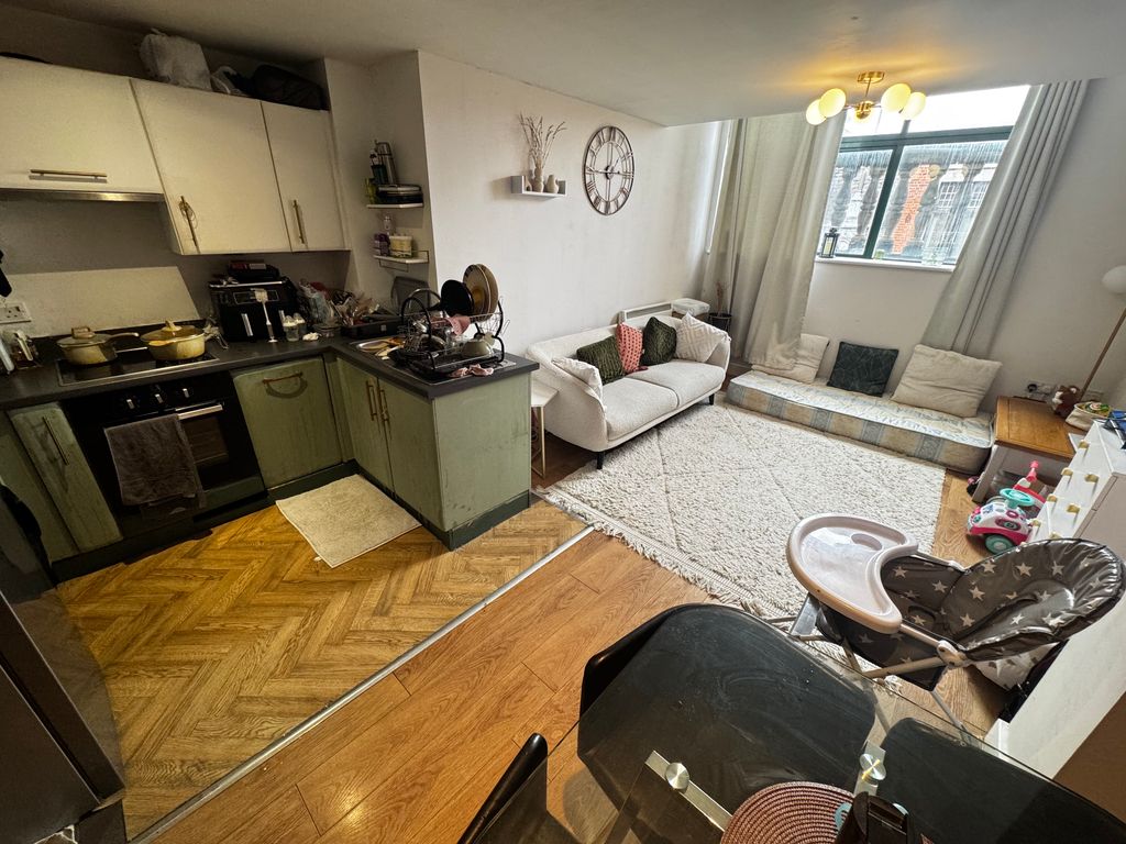 Property photo 1 of 9