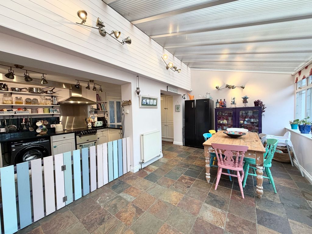 Property photo 3 of 26 Kitchen Diner