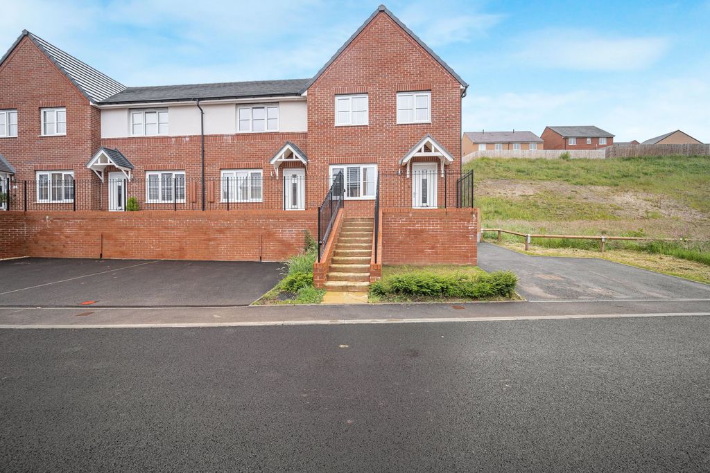 Property photo 1 of 36