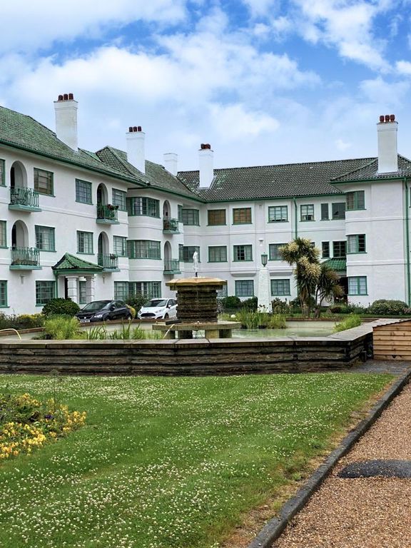 Property photo 1 of 8