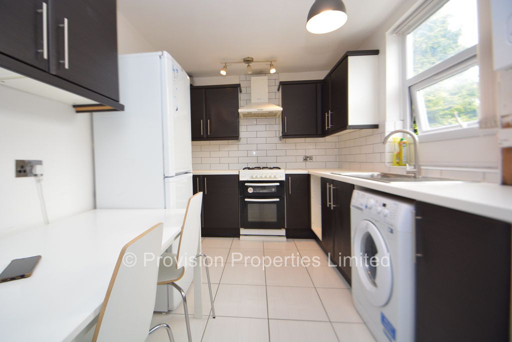 Property photo 3 of 12 Photo