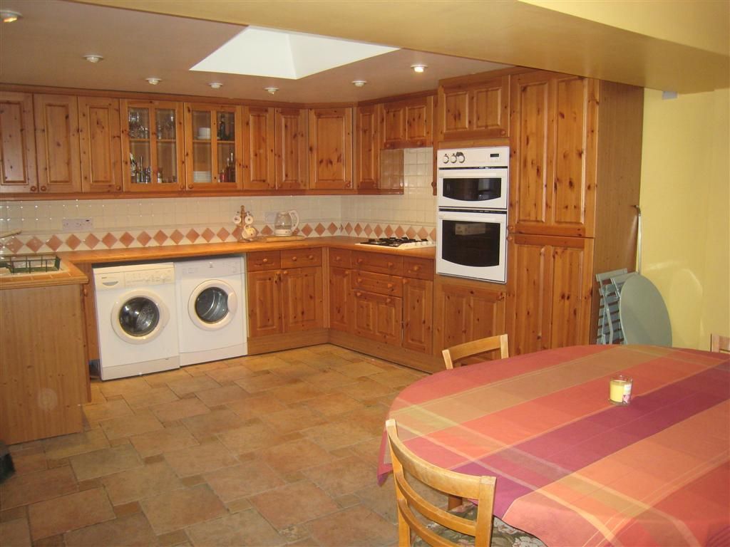 Property photo 3 of 5 Kitchen