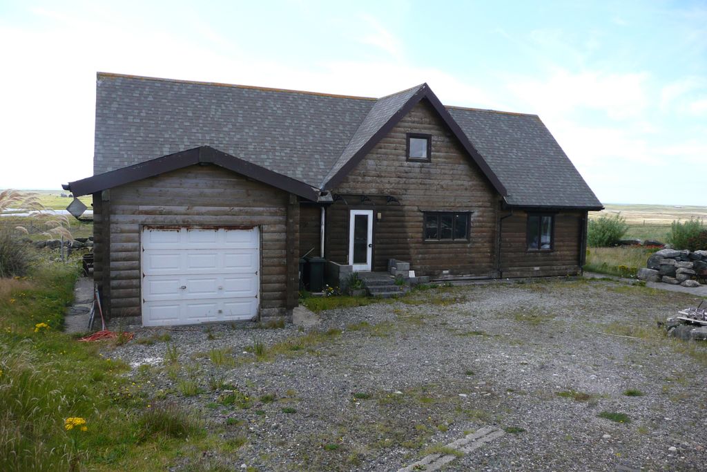 Property photo 2 of 15 1. External Front.Jpg