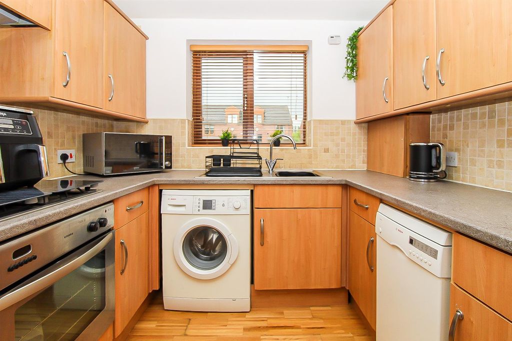 Property photo 2 of 14