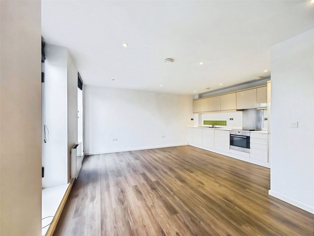 Property photo 3 of 10 Kitchen/ Living Room