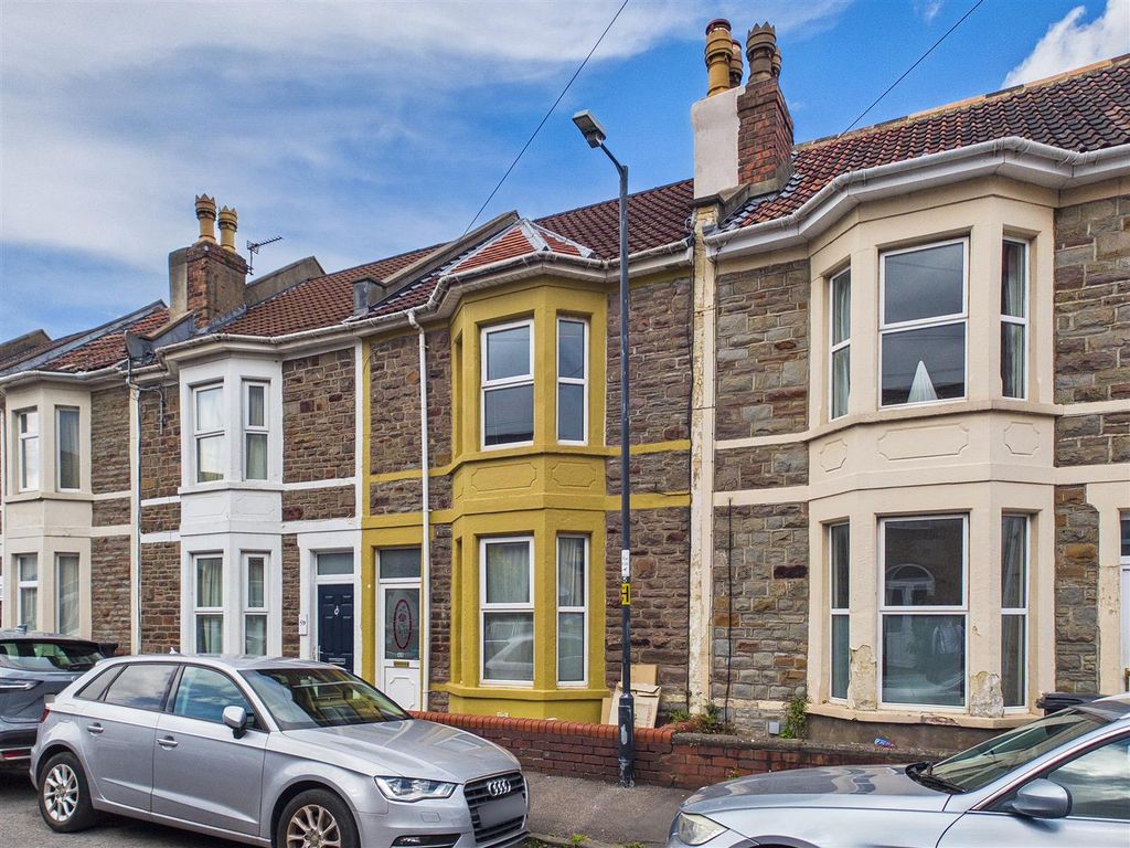 Property photo 1 of 12 Two Bedroom House For Auction, St George (14).Jpg