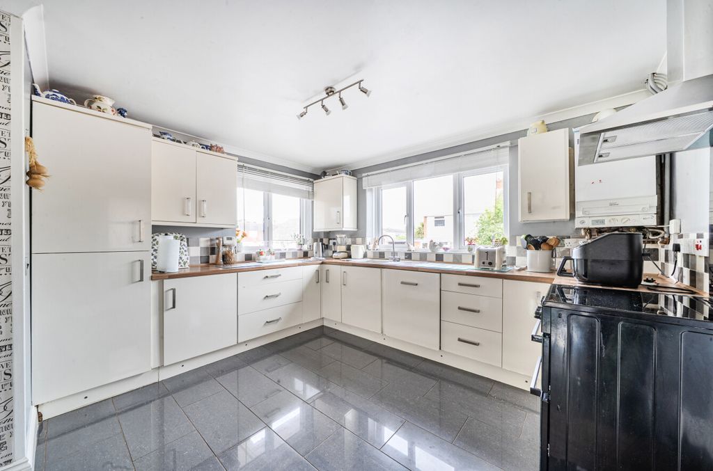 Property photo 3 of 24 3 - 1462951-18-6A0Df9...