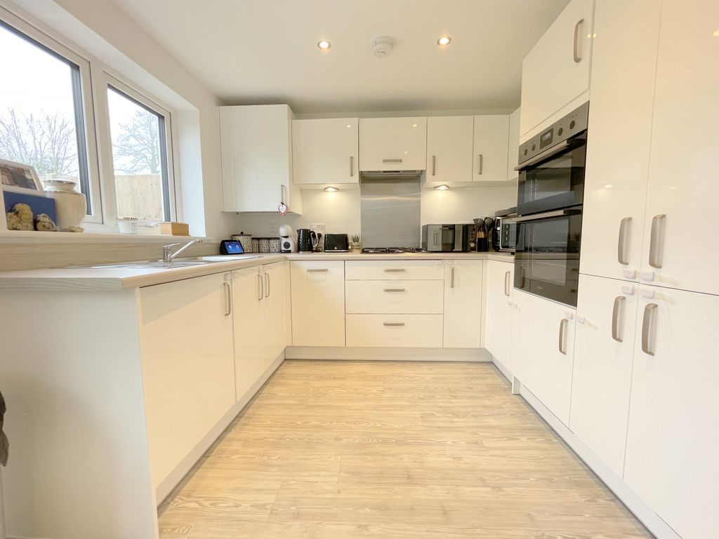 Property photo 3 of 18 Windsor Road