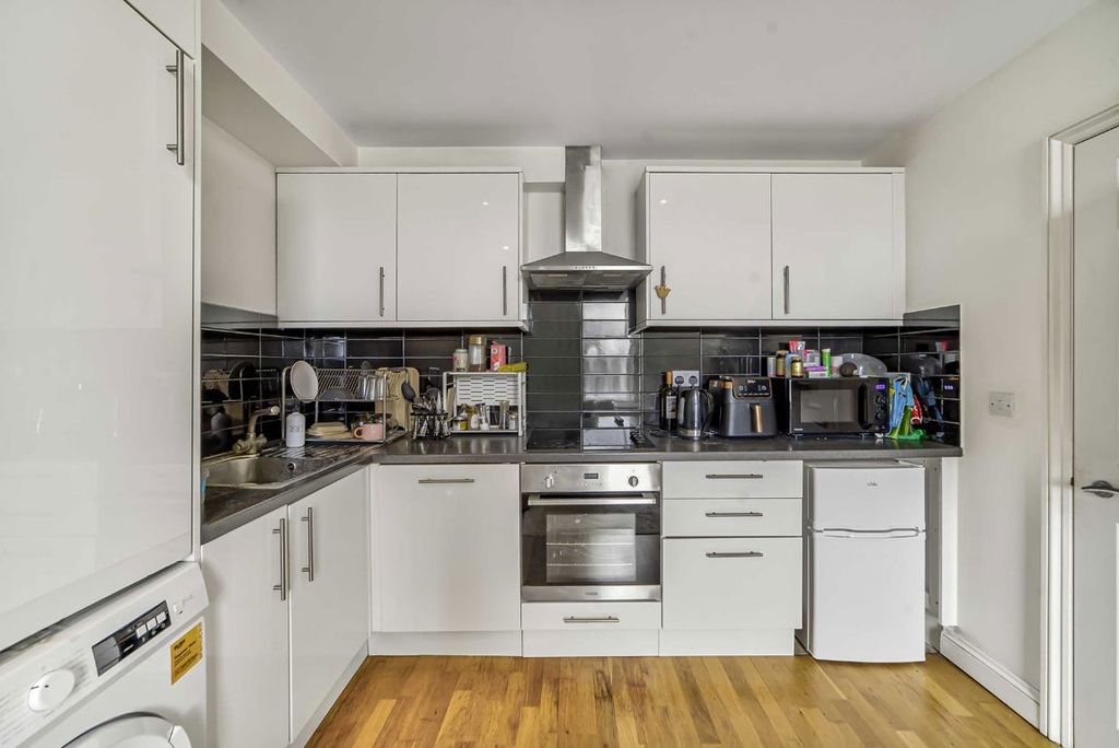 Property photo 3 of 4