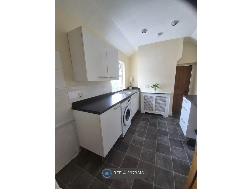 Property photo 2 of 14 Kitchen
