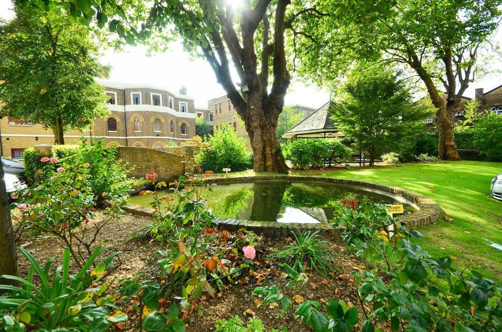 Property photo 2 of 35