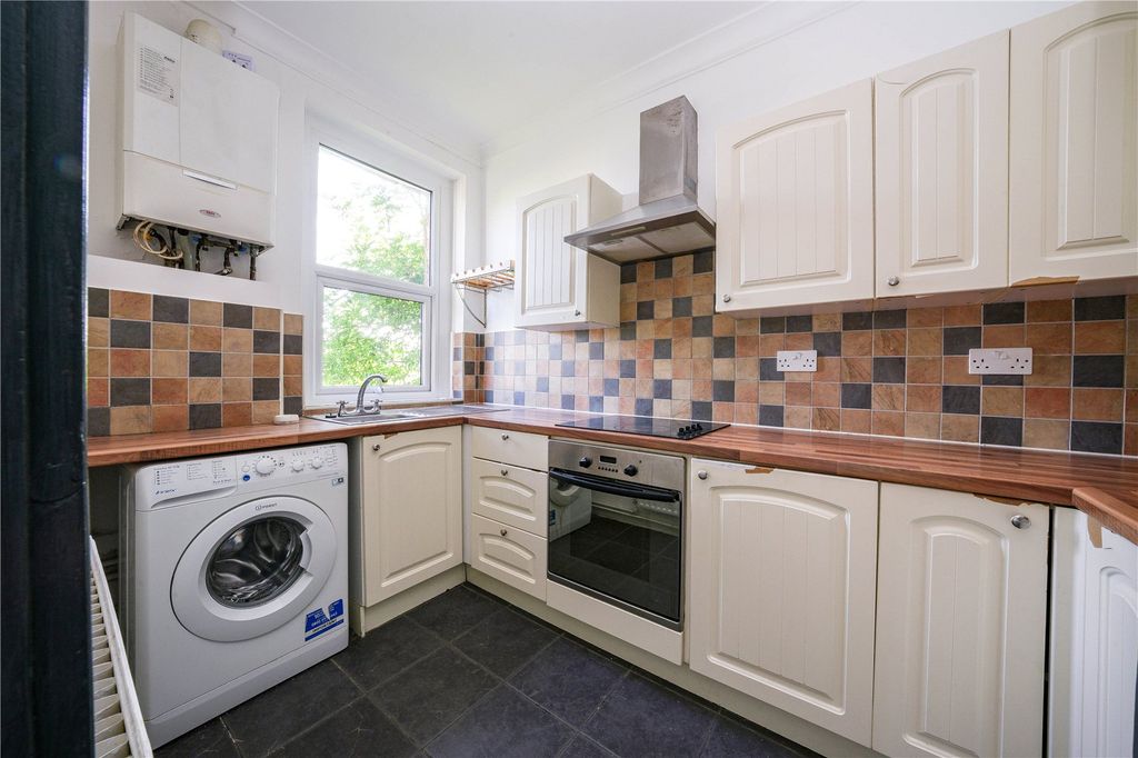 Property photo 3 of 11 Picture No. 17