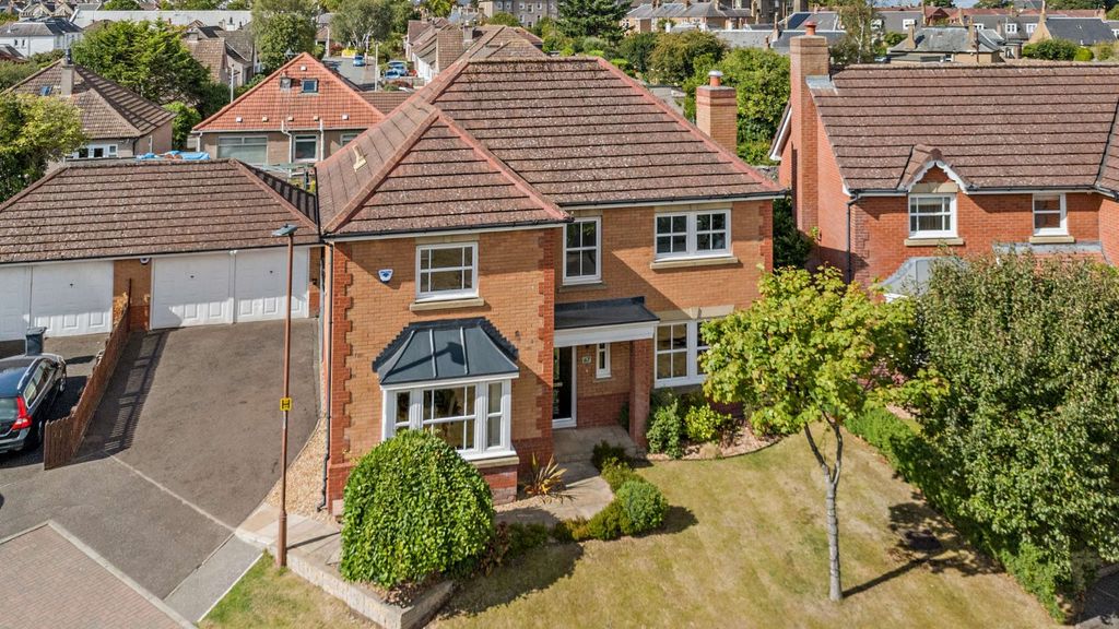 Property photo 1 of 24 Detached Home