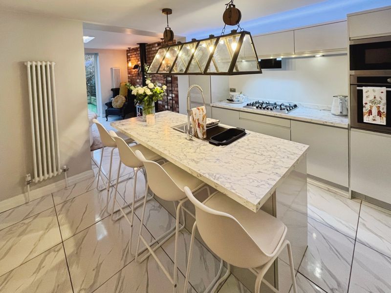 Property photo 2 of 24 Kitchen