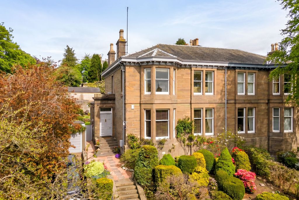 Property photo 1 of 28