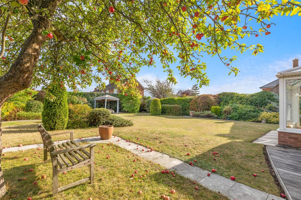 Property photo 2 of 18