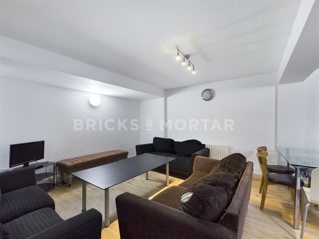 Property photo 3 of 16 Tkgzimmqwushxsd9R11Teg.Jpg