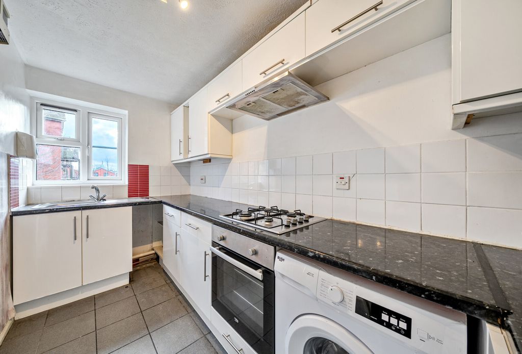 Property photo 3 of 17 1400195-5-696F51F...