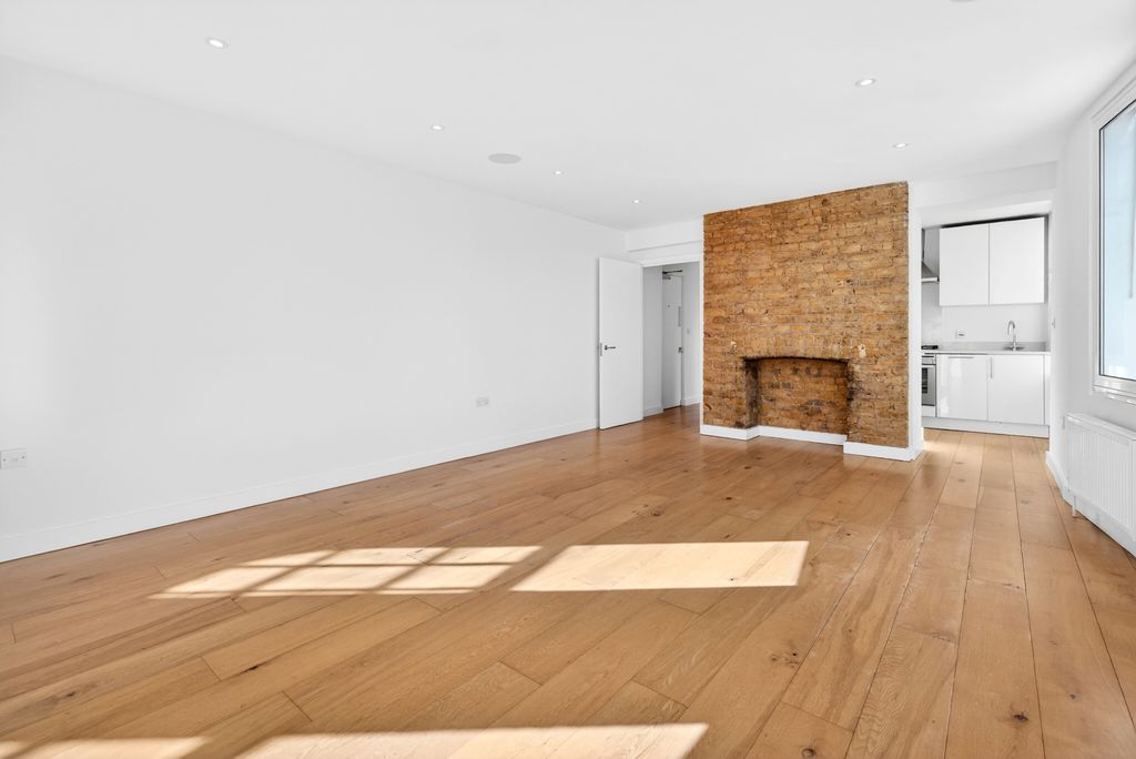 Property photo 2 of 15 Picture No. 23