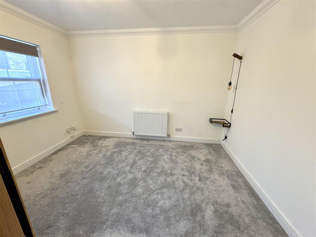 Additional image 4 of 2 bed flat to rentWide Close, Lanark ML11
