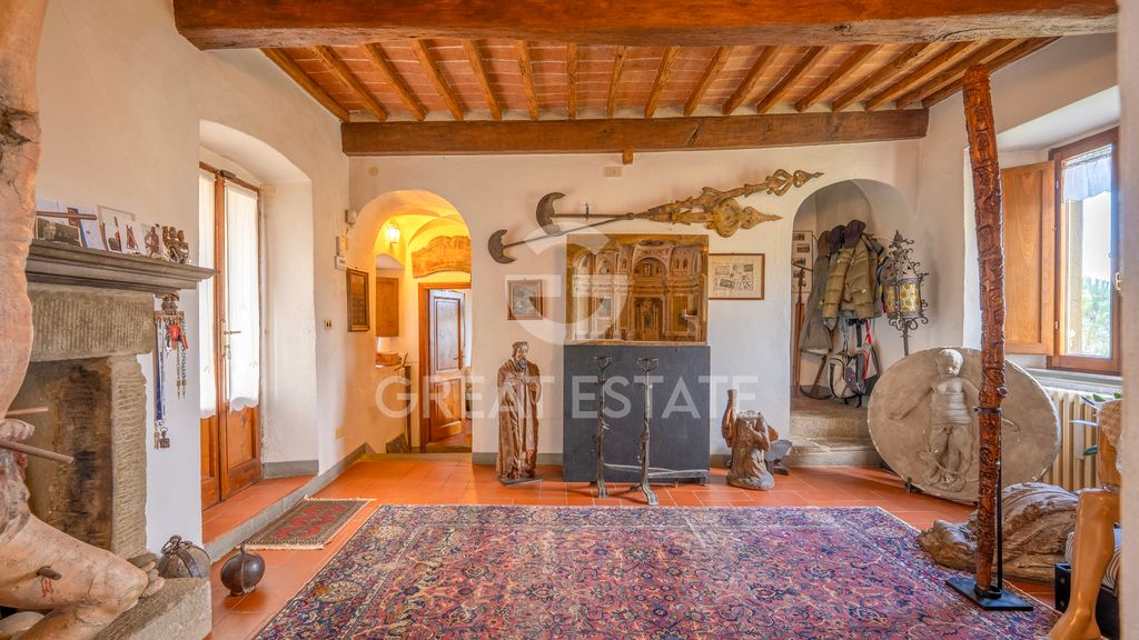 Property photo 2 of 38 Interiors