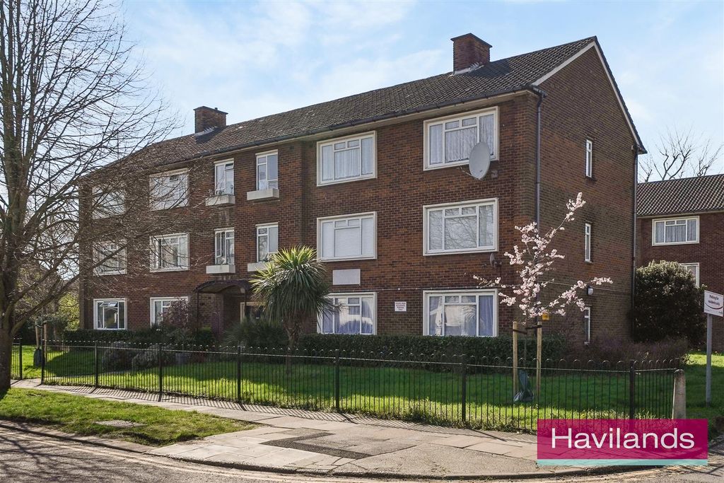 Property photo 1 of 12 Merryhills Court-1.Jpg