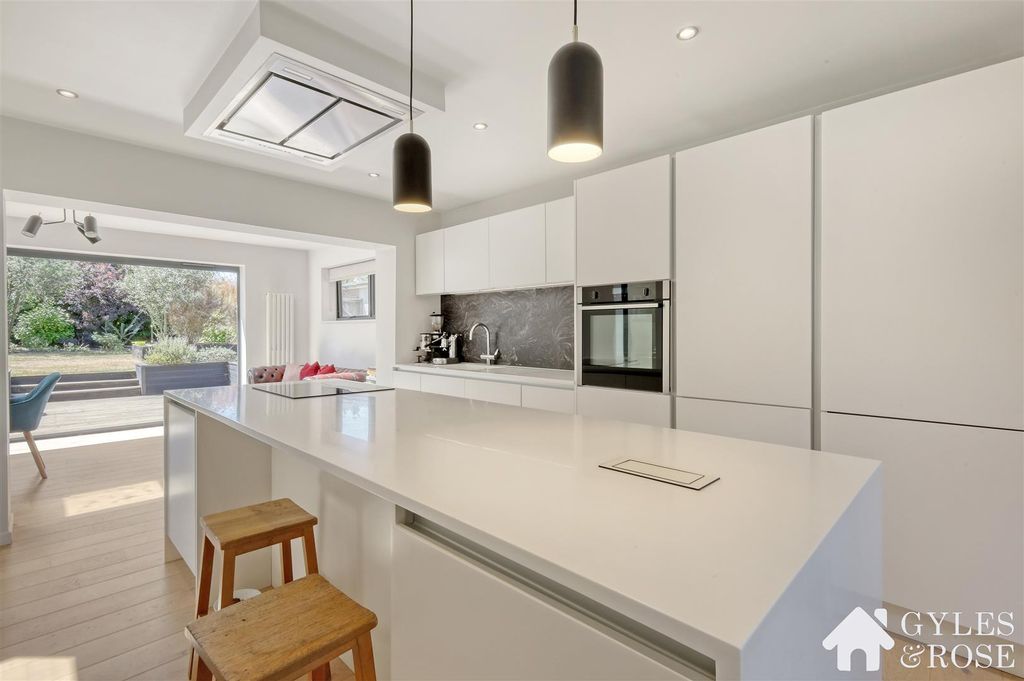 Property photo 1 of 17 Kitchen