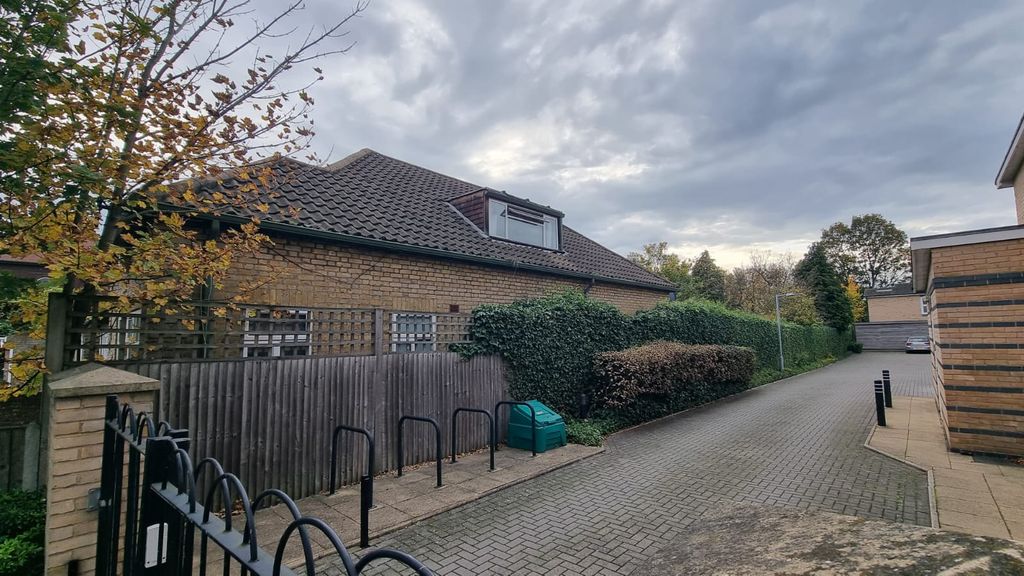 Property photo 3 of 6