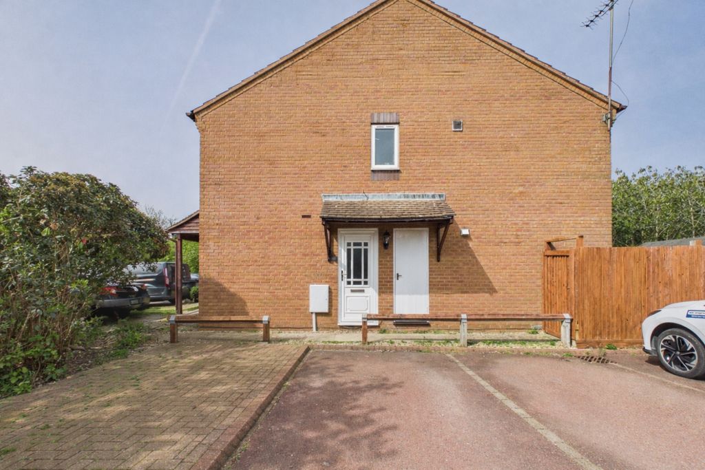 Property photo 1 of 7 Front