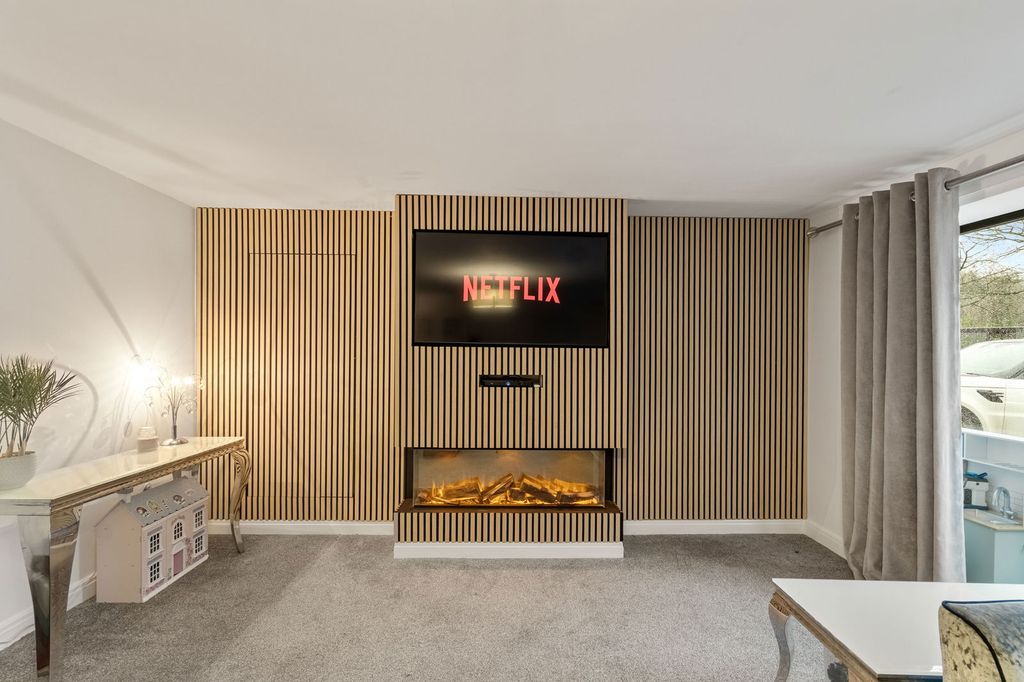 Property photo 3 of 26