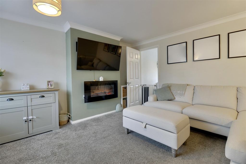 Property photo 3 of 13 E3Ddef12-0Bbb-4016-9Aed-0Df4D975061D_1_201_A.Jpeg