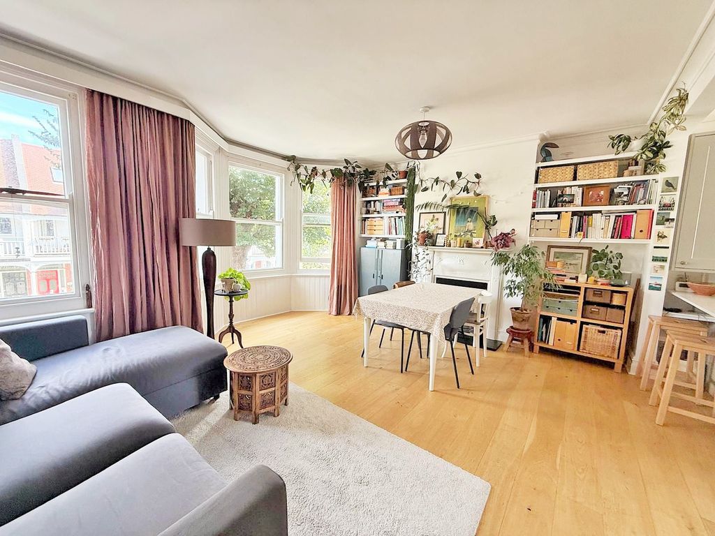 Property photo 2 of 19 7