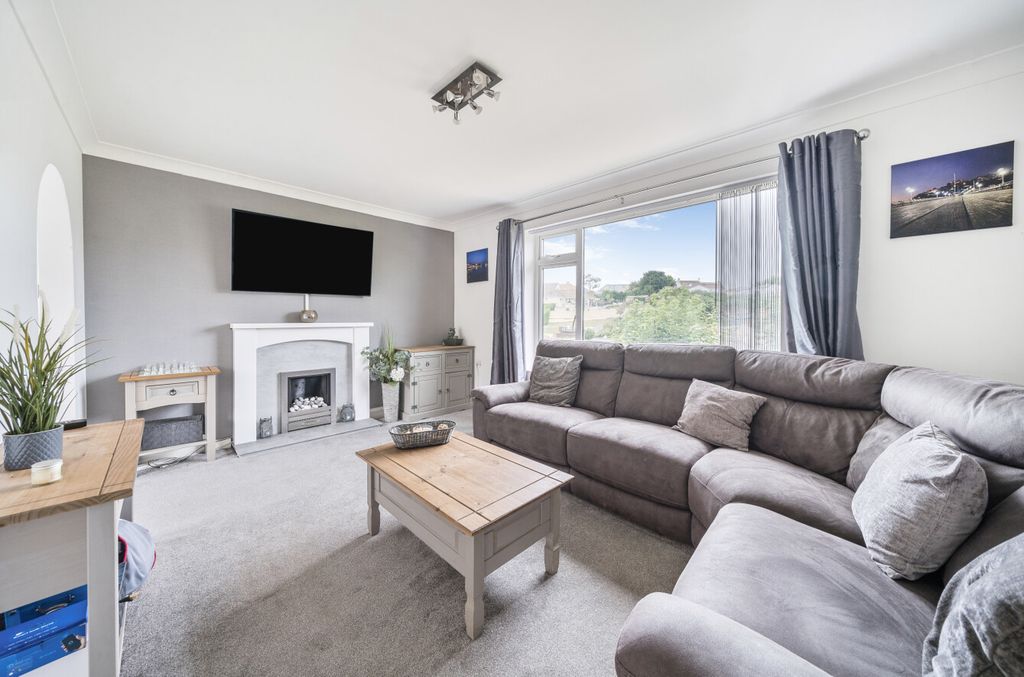 Property photo 2 of 20 2 - 1312573-15-685Bc5...