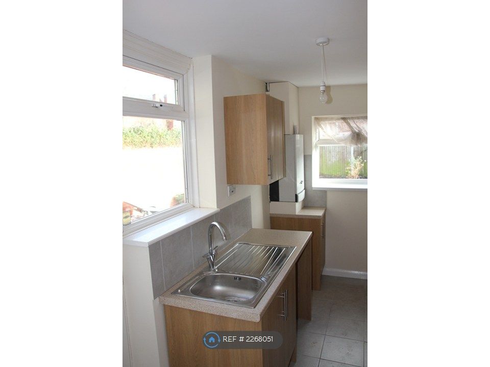 Property photo 2 of 5 Kitchen