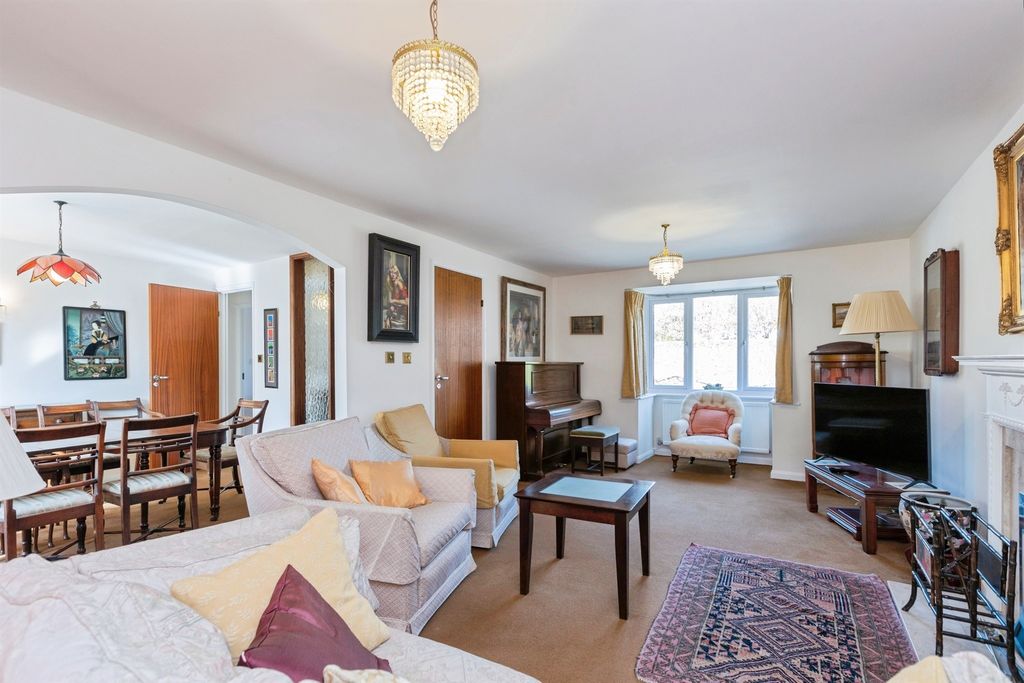 Property photo 2 of 21