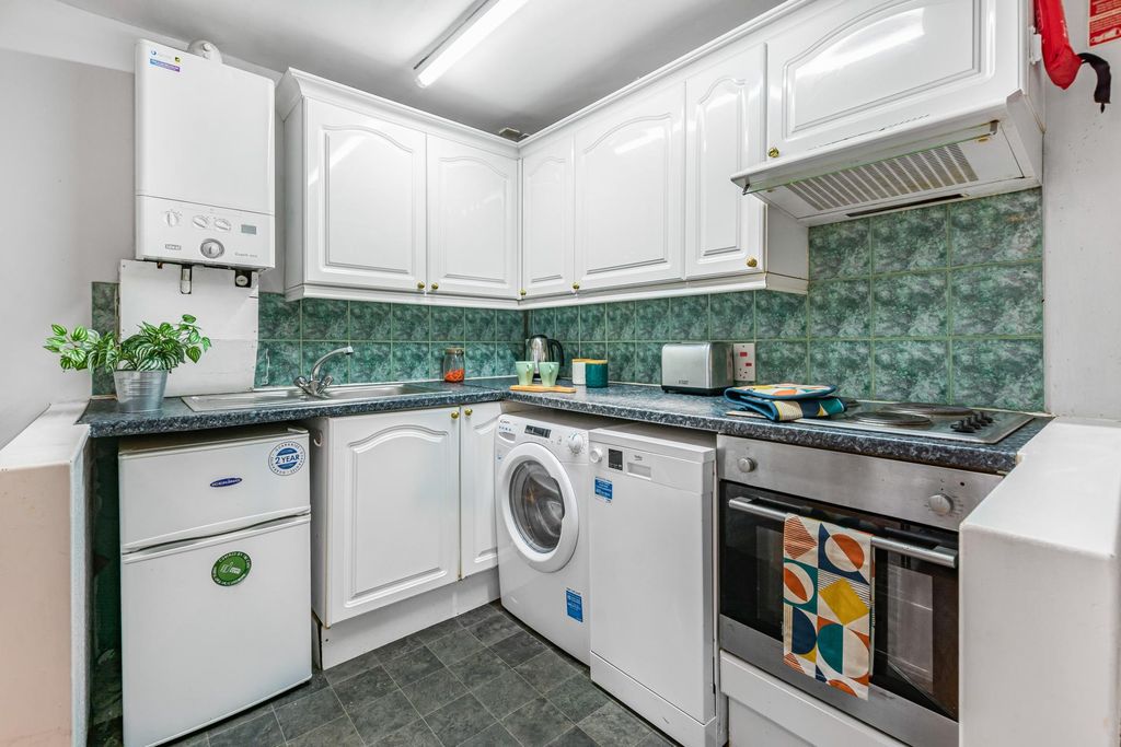 Property photo 3 of 9 Property Photo