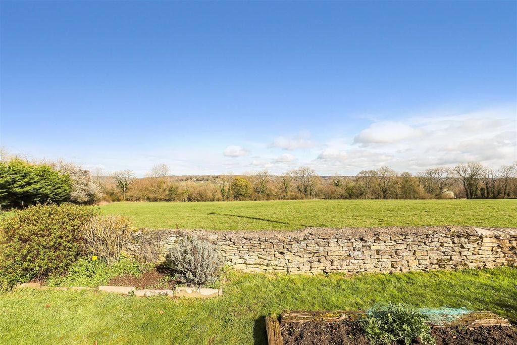 Property photo 3 of 27 Ph51_6446526.Jpg