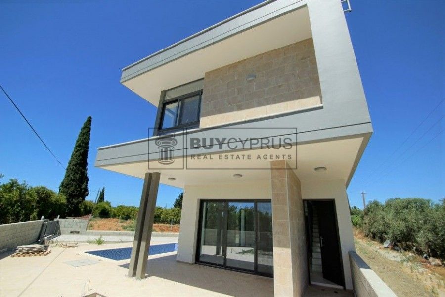 Property photo 3 of 23