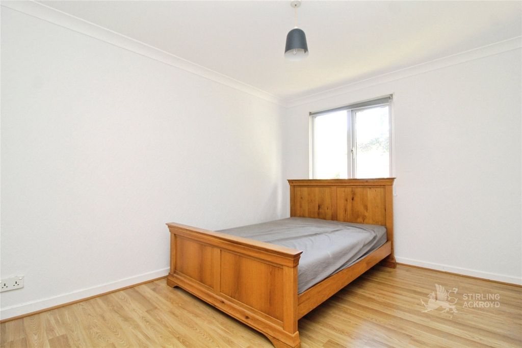 Property photo 3 of 16 Bedroom
