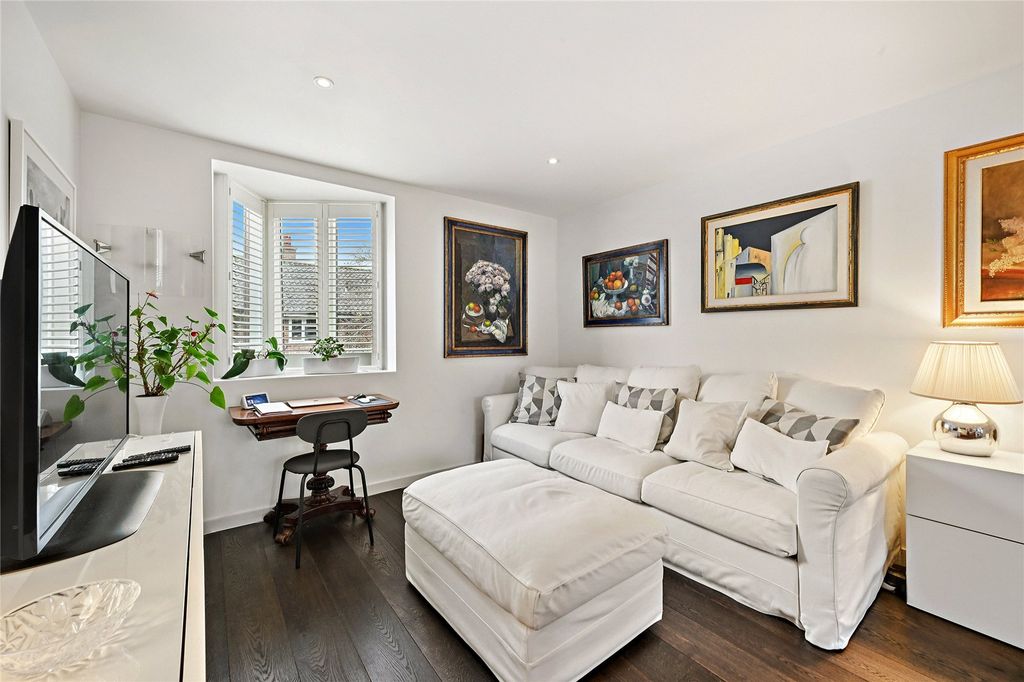 Property photo 1 of 14 Reception