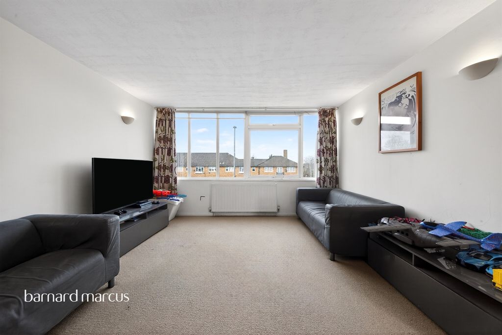 Property photo 3 of 12