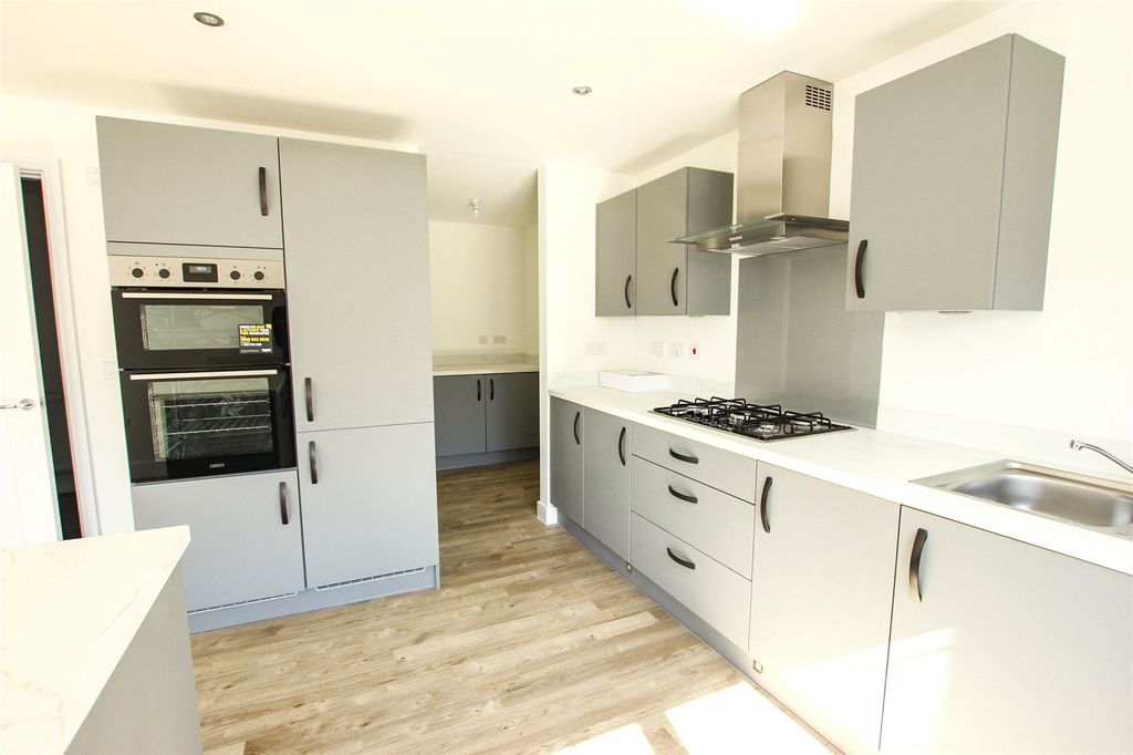 Property photo 2 of 15 Picture No. 34